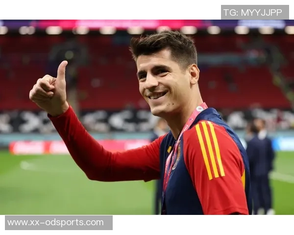 曼联未对罗马和那不勒斯追逐齐尔克泽梅努表示支持