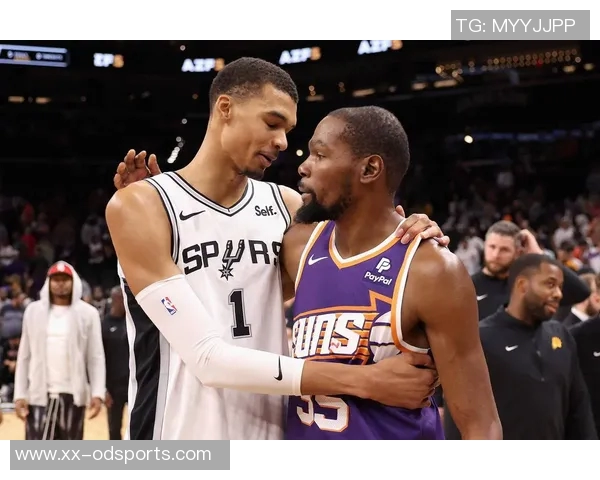 杜兰特赞雷霆全队团结默契善于应对全场紧逼战术